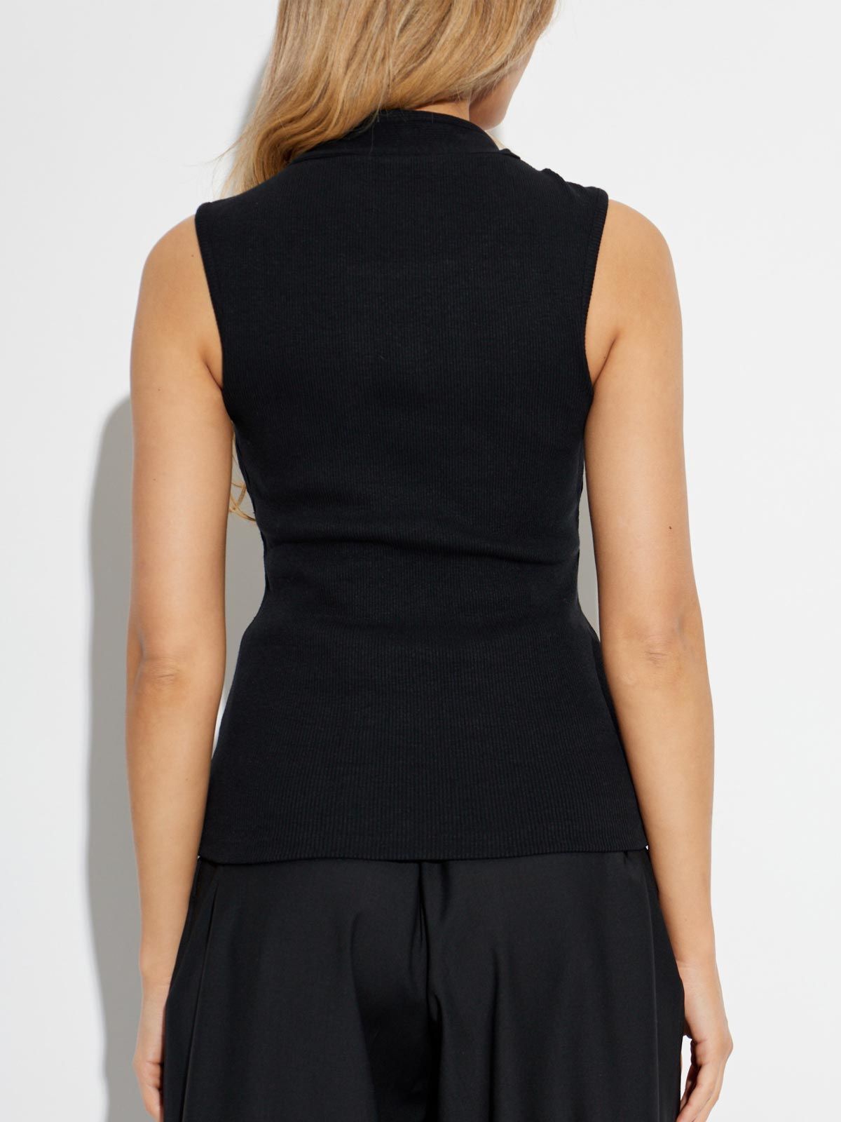 Asymmetrical top black LEMAIRE