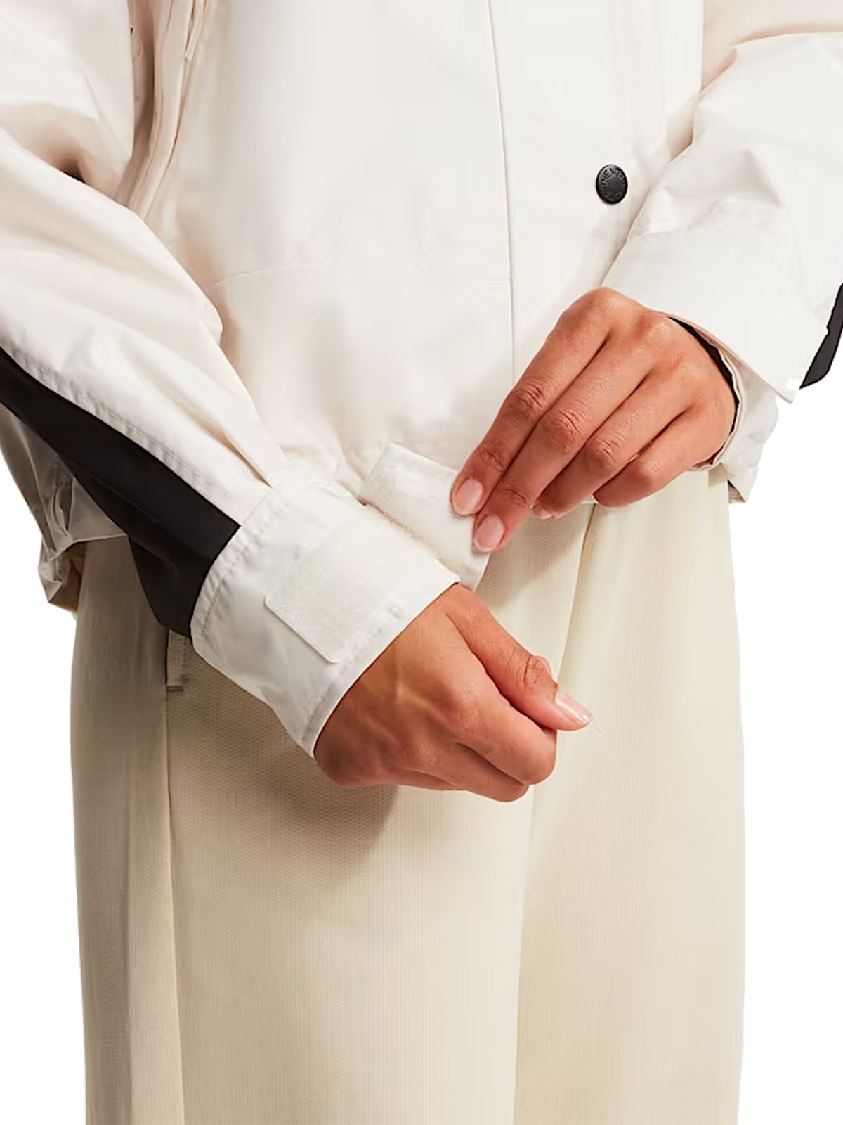 reign on jacket white  THE NORTH FACE