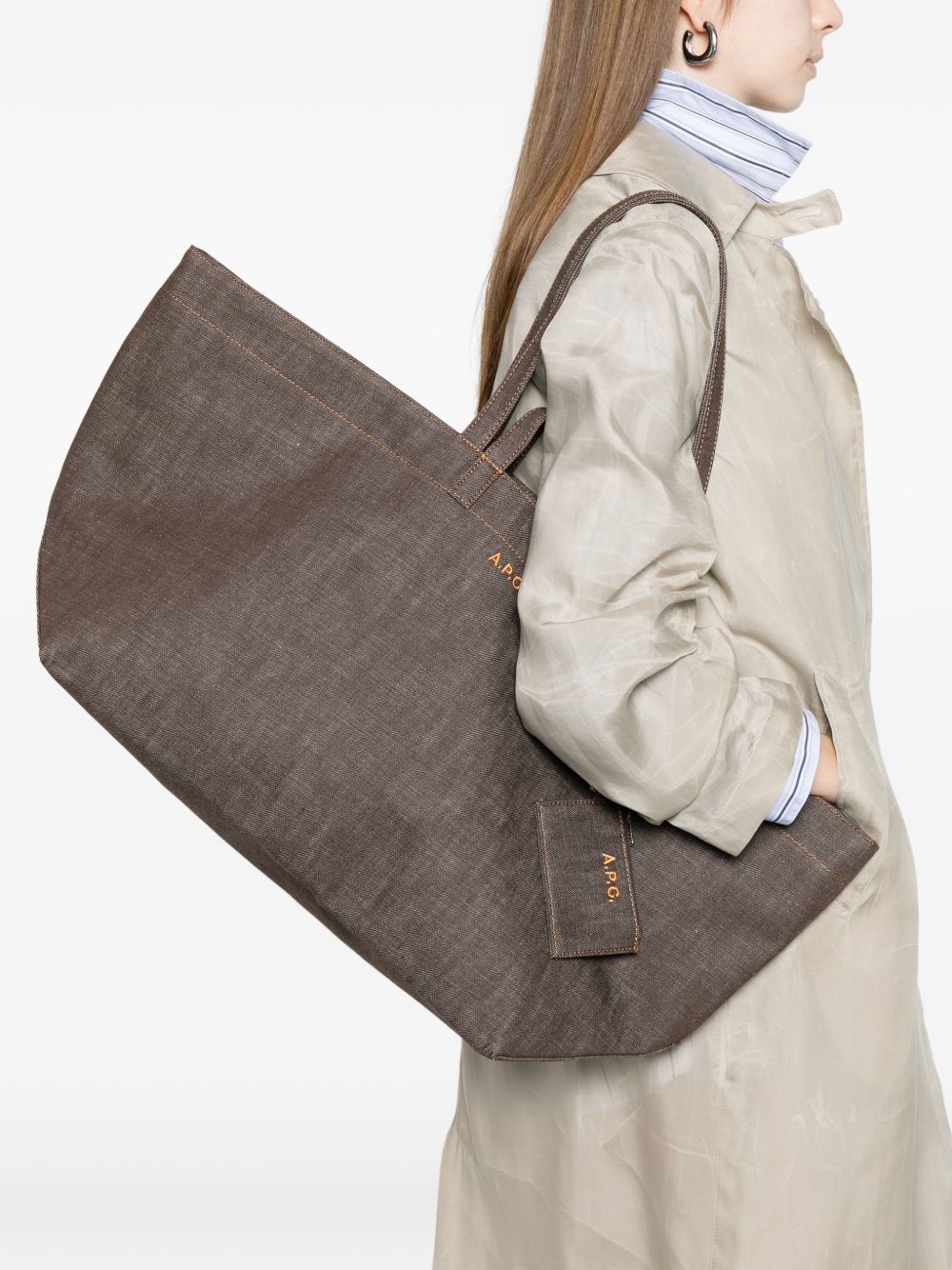 le drummer toile marrone A.P.C.