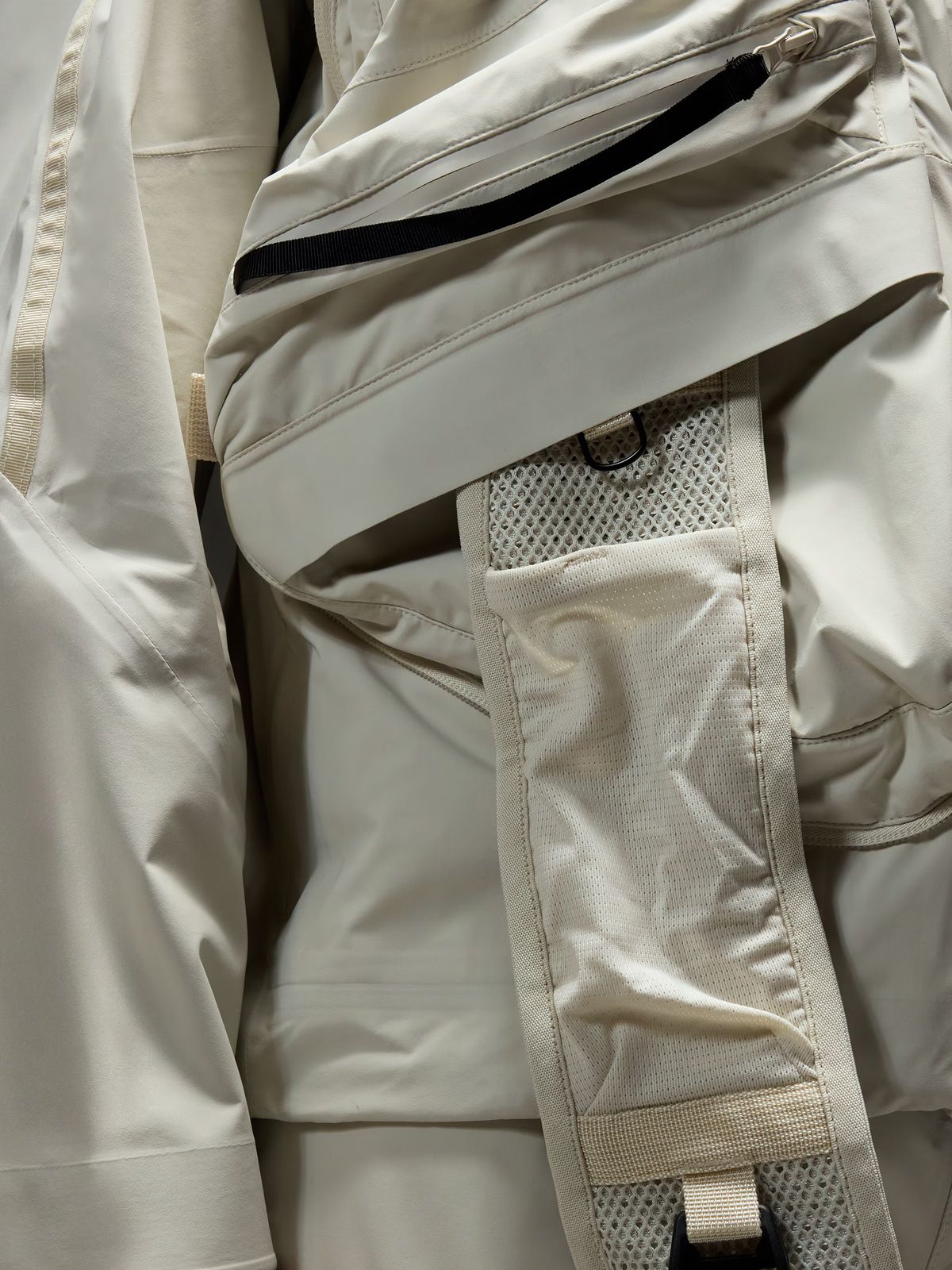 jacket latitude veil slingpack beige  OAKLEY