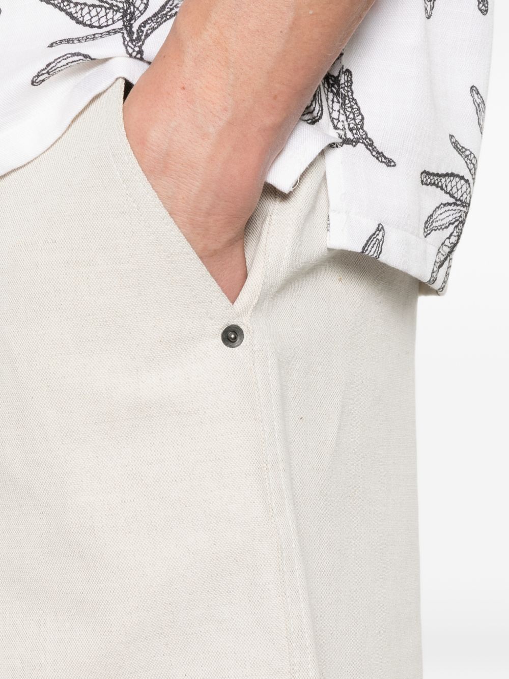 short white  AMARANTO