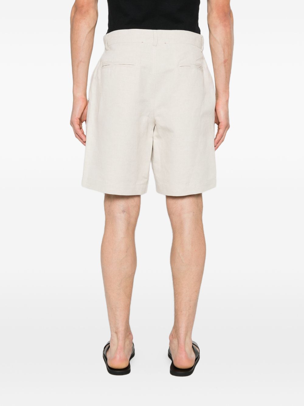 short white  AMARANTO