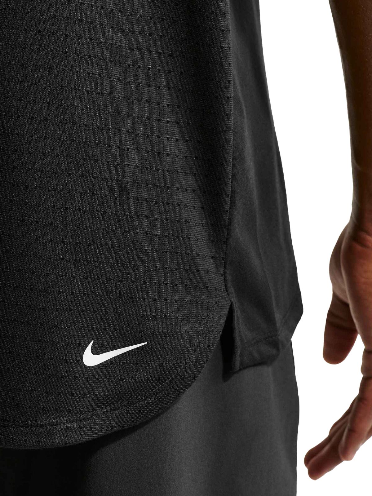 acg solar chase tank black  NIKE