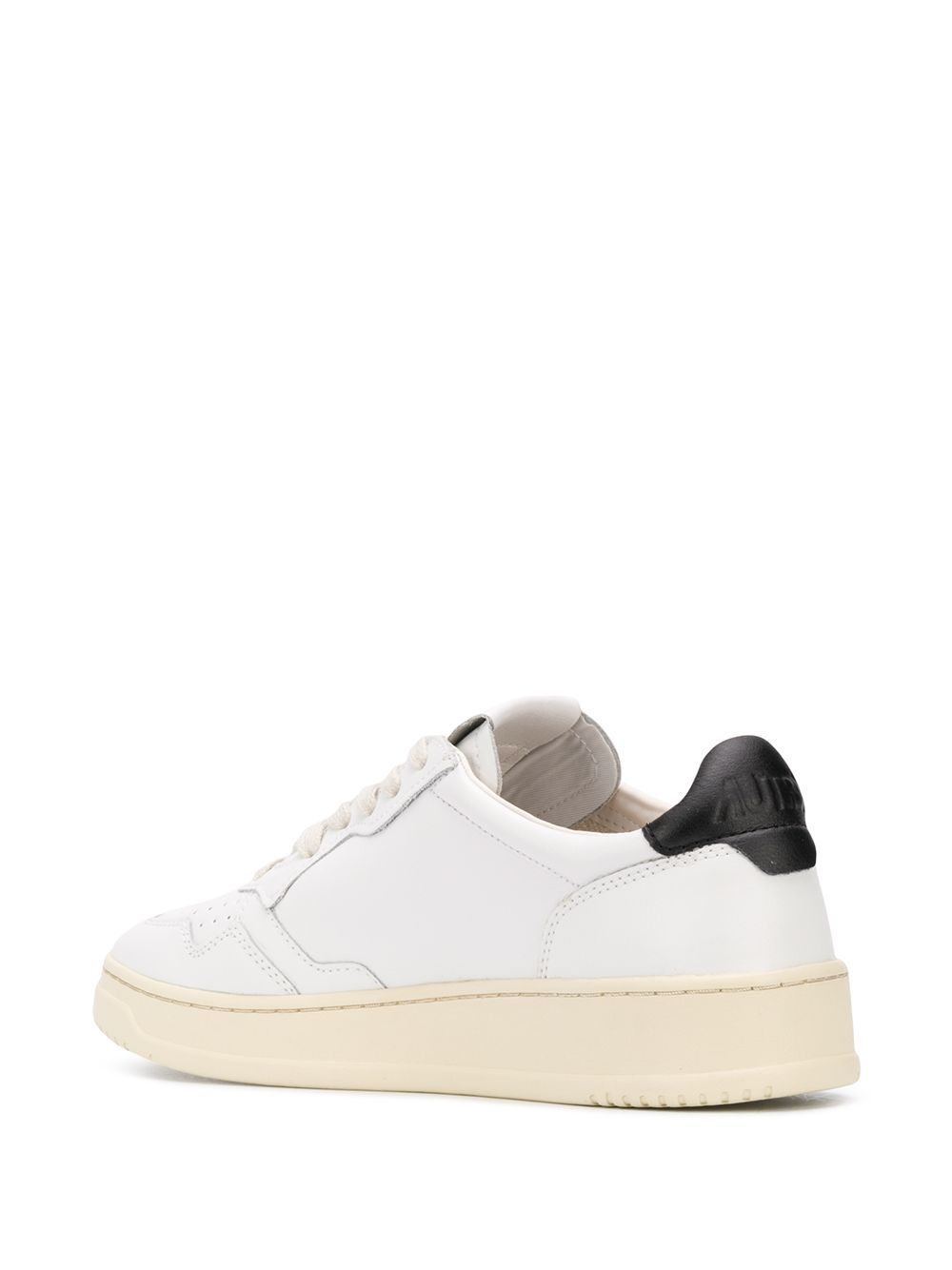 medalist low white black  AUTRY