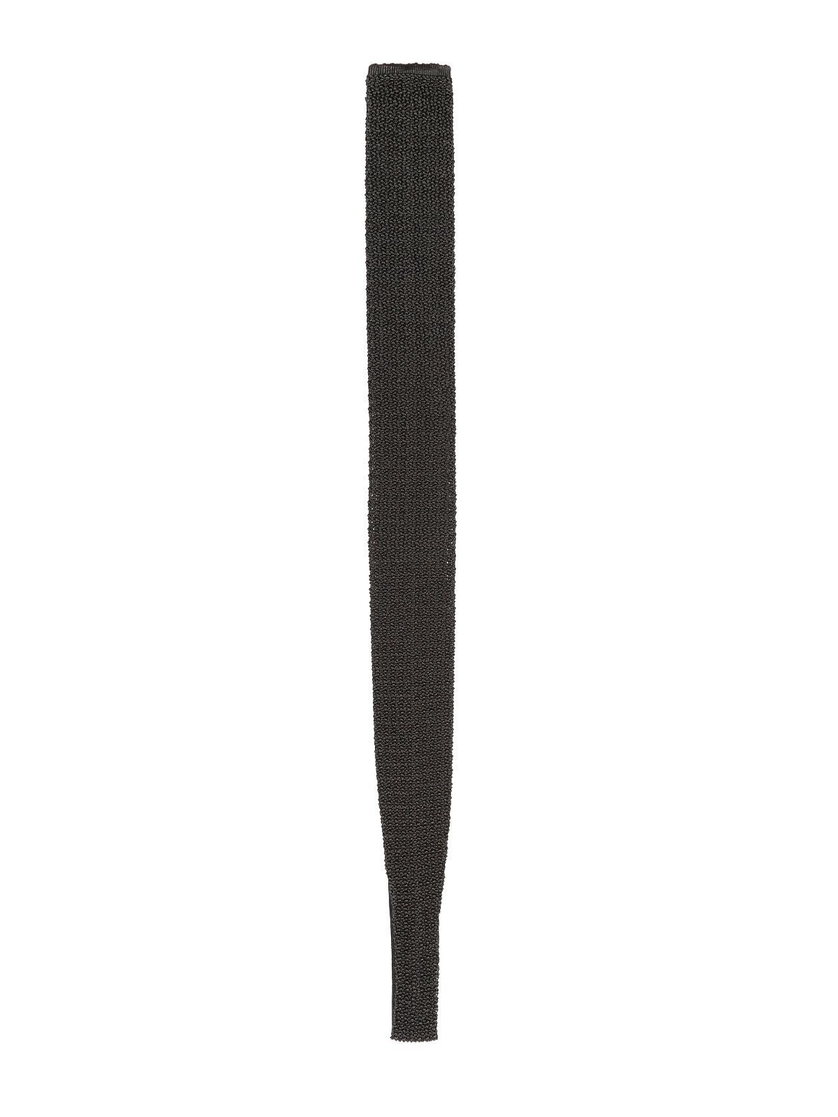 Black tie
