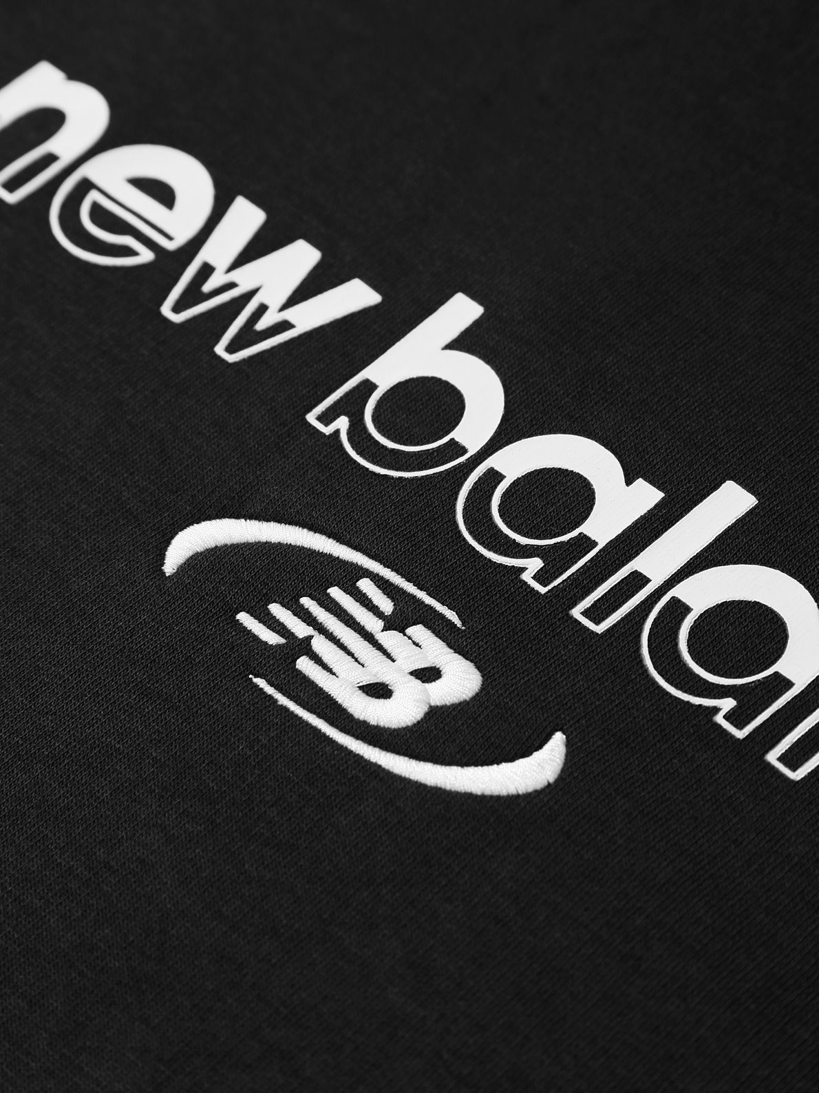 Felpa nera con cappuccio NEW BALANCE