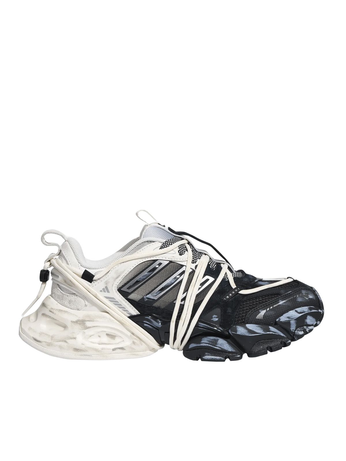 Black xlg runner deluxe sneakers
