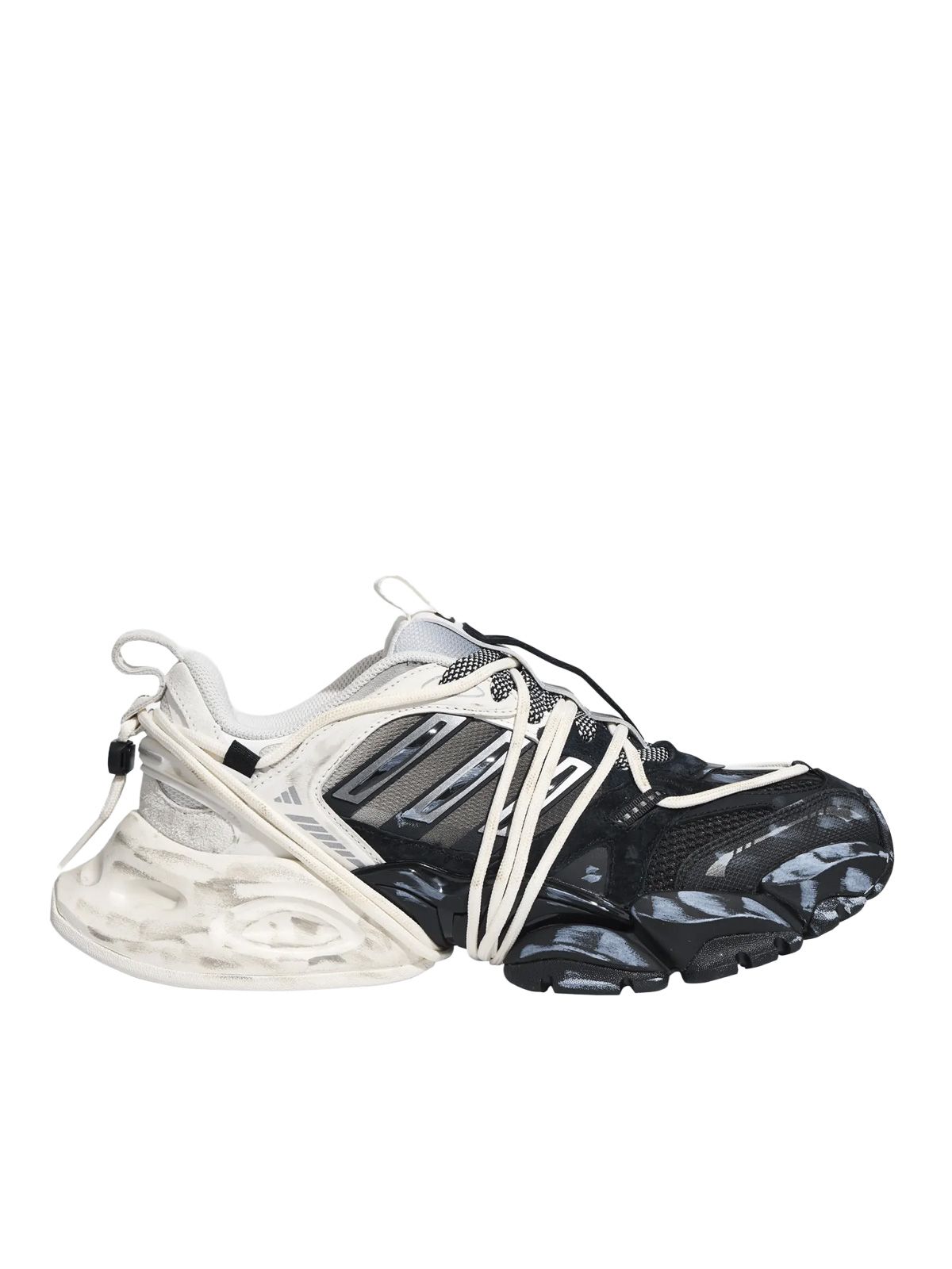 Black and white xlg runner deluxe 2 sneakers