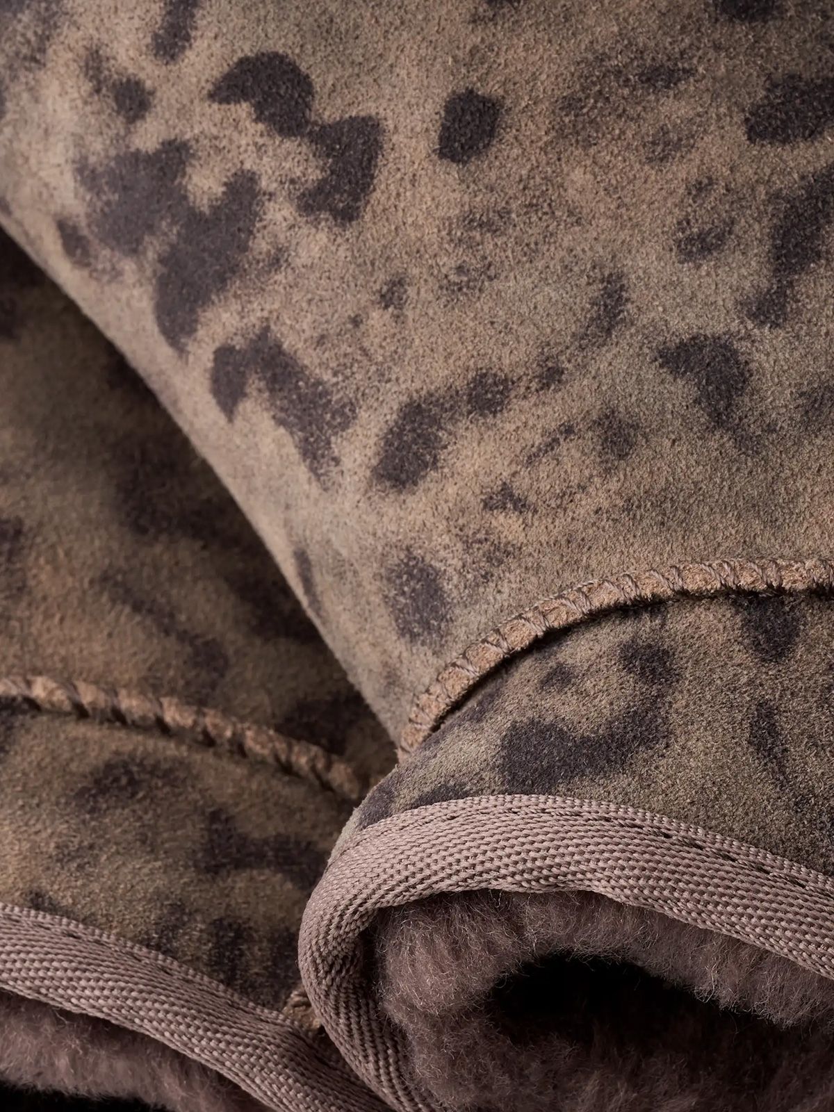 Spotted classic ultra mini boots UGG