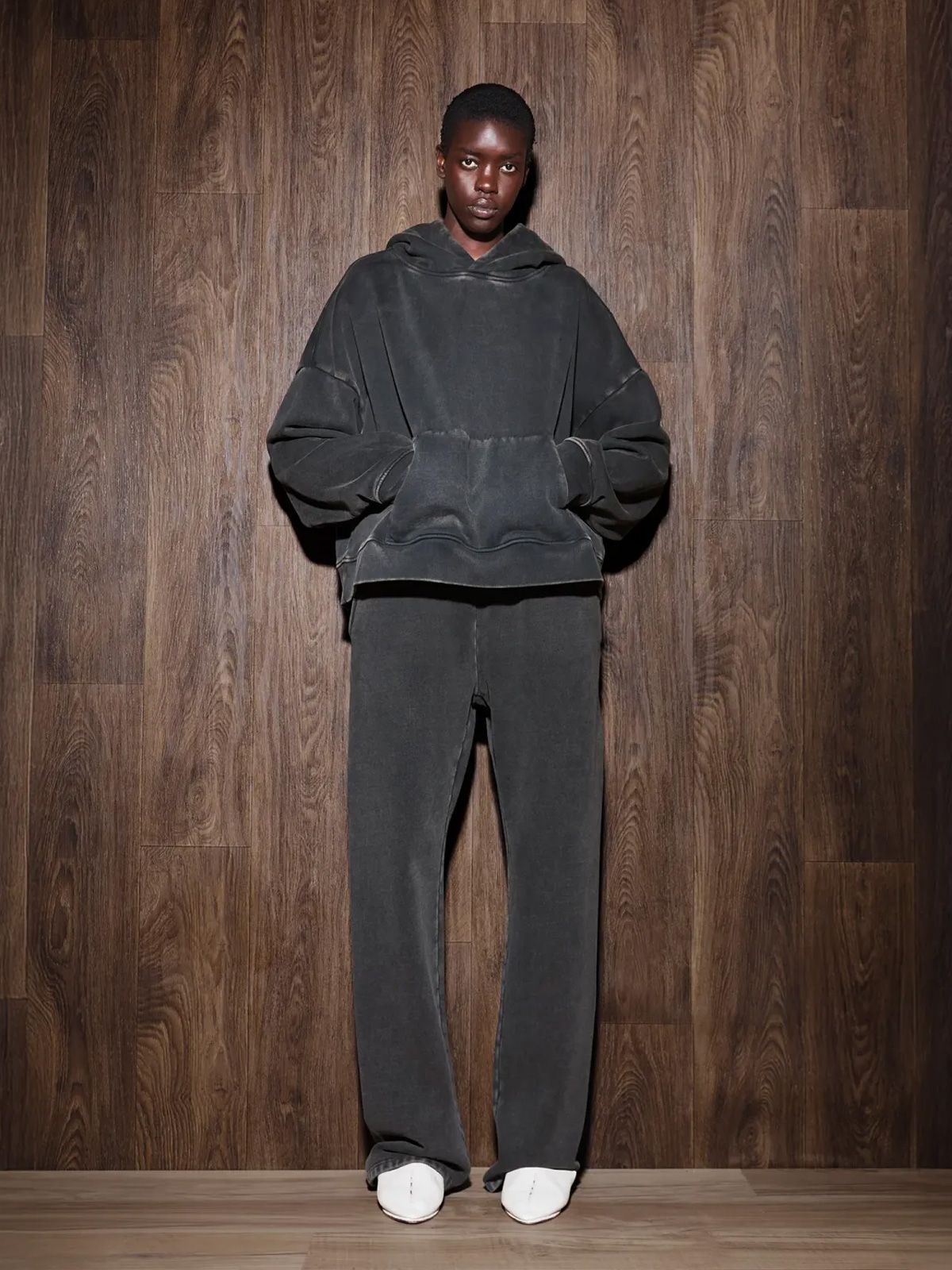 Washed black straight leg sweatpants ENTIRE STUDIOS