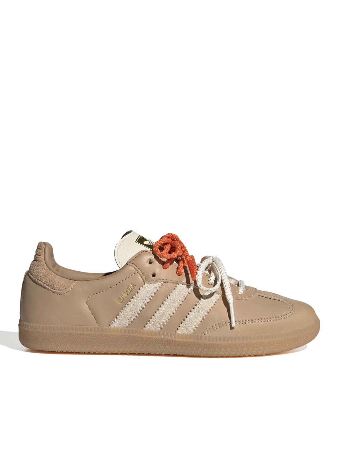 Beige samba og sneakers
