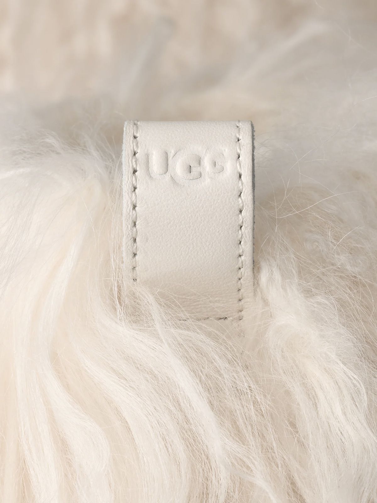Stivaletti classic short fluff momma bianchi UGG